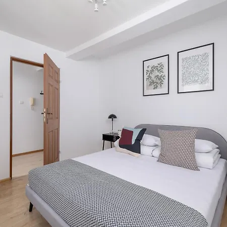 Aurora Ap - 4-Br & Balcony - Prochowa 1 Krakau