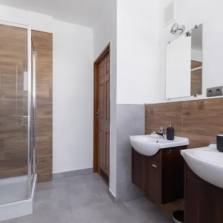 4 Bedroom With A Balcony - Prochowa 1 كراكوفيا